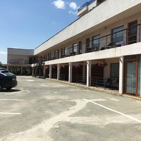 ホテル Omega Mamaia Nord ナボダリ エクステリア 写真