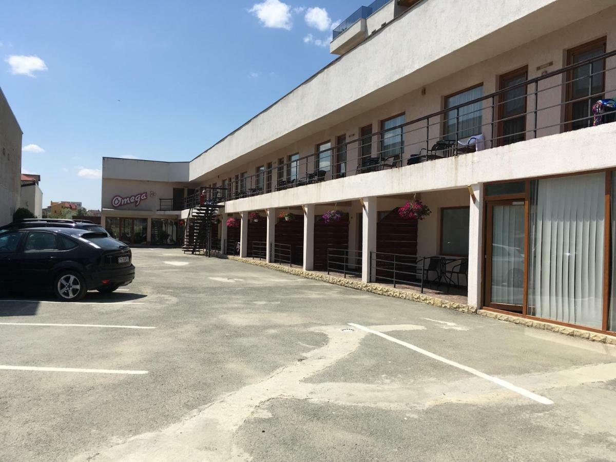 ホテル Omega Mamaia Nord ナボダリ エクステリア 写真